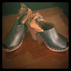 DANIBLACK Clogs Sandals Size 7